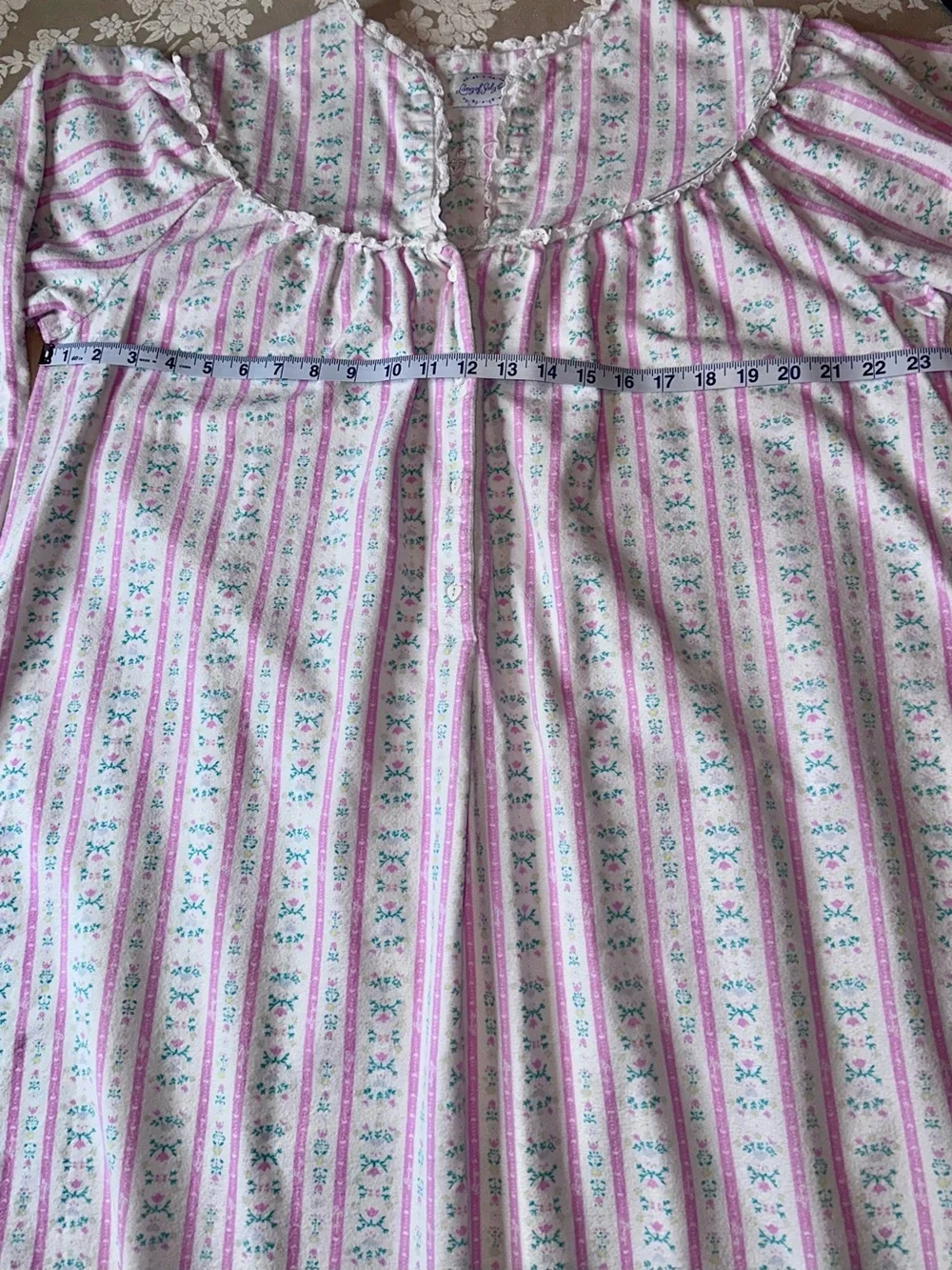 Lanz of Salzburg Pink Tyrolean Flannel Nightgown Size: Large Style: 45640 Floral